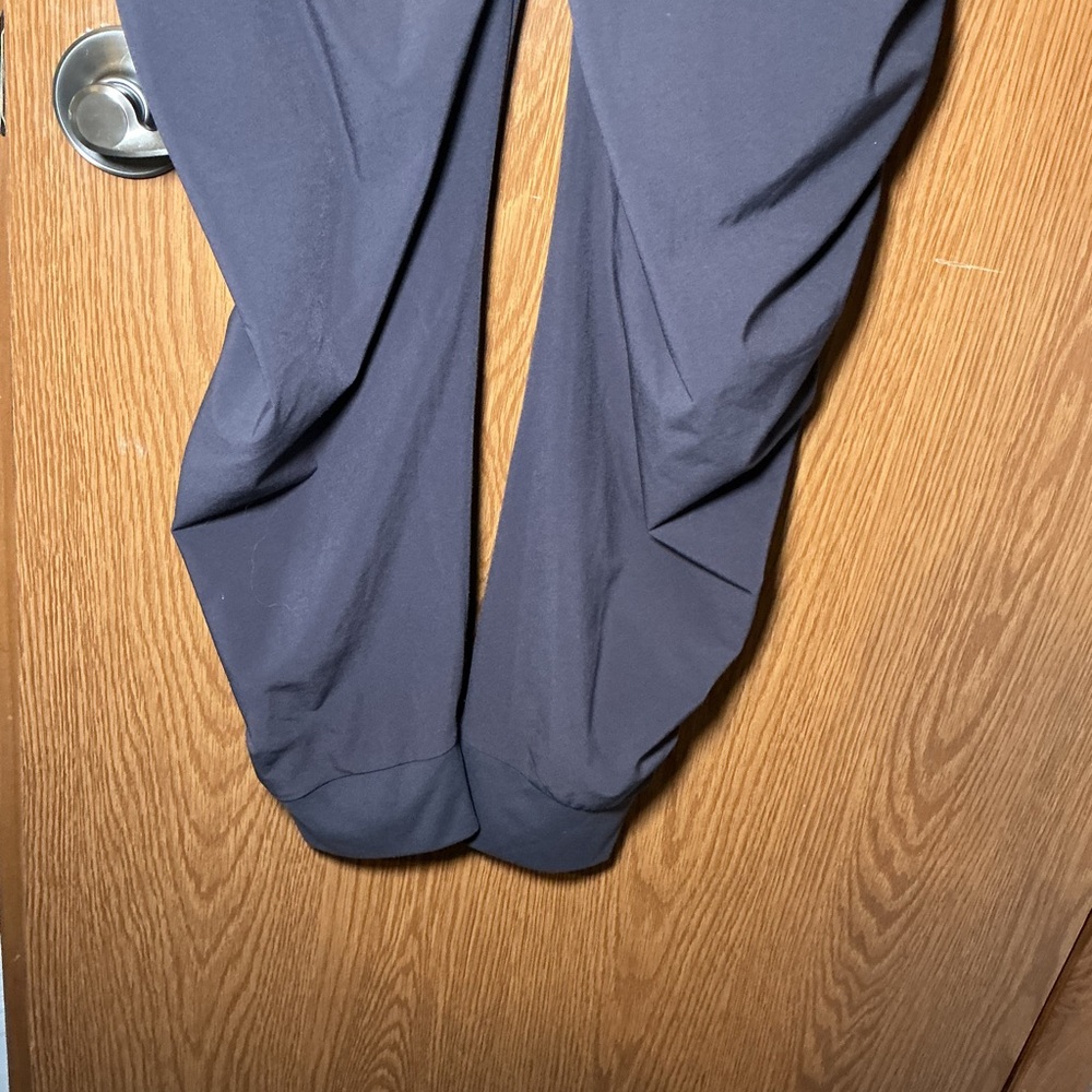 Athleta Charcoal Gray Ruched Jogger Pants – Size 6 - Picture 5 of 5